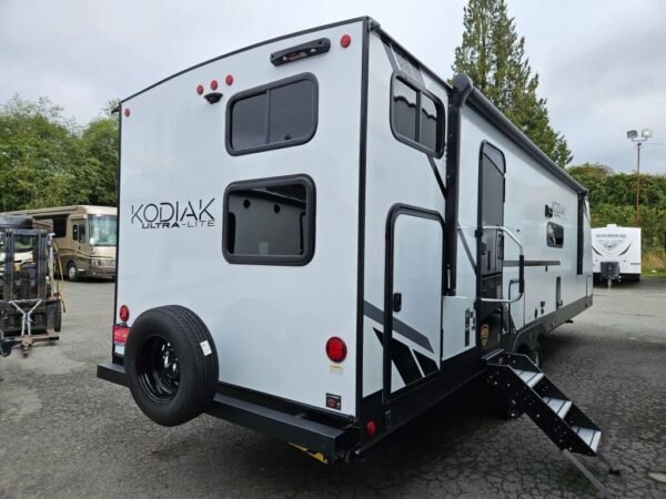 2025-Dutchmen-Kodiak-302BHSL-Travel-Trailer-Stock-E5823-on-sale-at-Poulsbo-RV-3.jpg 2025 Dutchmen Kodiak Ultra-Lite 302BHSL
