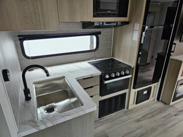 2025-Dutchmen-Kodiak-302BHSL-Travel-Trailer-Stock-E5823-on-sale-at-Poulsbo-RV-7.jpg 2025 Dutchmen Kodiak Ultra-Lite 302BHSL