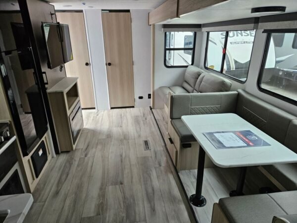 2025-Dutchmen-Kodiak-302BHSL-Travel-Trailer-Stock-E5823-on-sale-at-Poulsbo-RV-8.jpg 2025 Dutchmen Kodiak Ultra-Lite 302BHSL