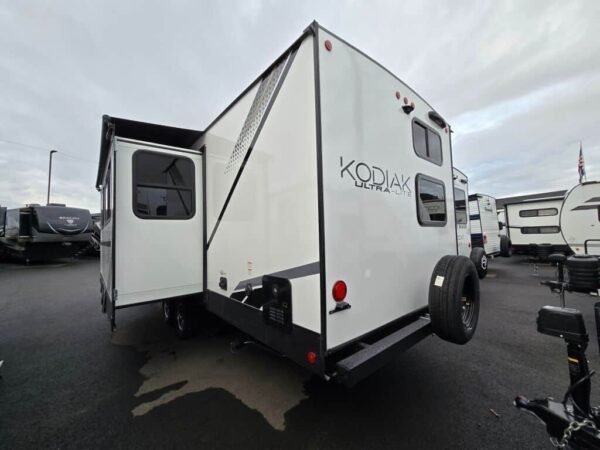 2025-Dutchmen-Kodiak-302BHSL-Travel-Trailer-Stock-K6032-on-sale-at-Poulsbo-RV-3.jpg 2025 Dutchmen Kodiak Ultra-Lite 302BHSL