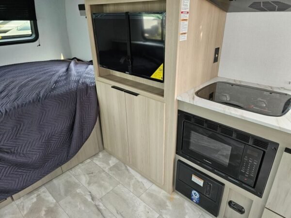 2025-Dutchmen-Kodiak-Cub-160RB-Travel-Trailer-Stock-S659-on-sale-at-Poulsbo-RV-14.jpg 2025 Dutchmen Kodiak Cub 160RB