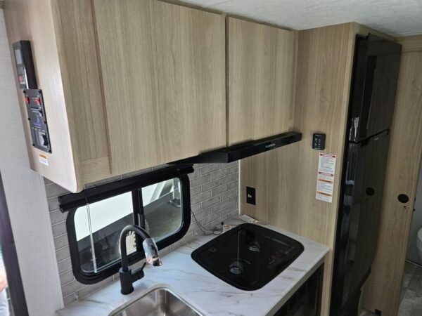 2025-Dutchmen-Kodiak-Cub-162BH-Travel-Trailer-Stock-E5792-on-sale-at-Poulsbo-RV-12.jpg 2025 Dutchmen Kodiak Cub 162BH