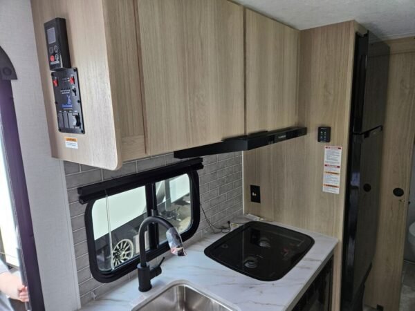 2025-Dutchmen-Kodiak-Cub-162BH-Travel-Trailer-Stock-E5792-on-sale-at-Poulsbo-RV-7.jpg 2025 Dutchmen Kodiak Cub 162BH