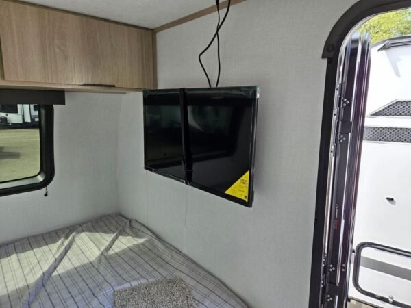 2025-Dutchmen-Kodiak-Cub-162BH-Travel-Trailer-Stock-E5792-on-sale-at-Poulsbo-RV-8.jpg 2025 Dutchmen Kodiak Cub 162BH