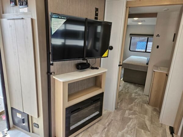 2025-Dutchmen-Kodiak-Ultimate-2921FKDS-Travel-Trailer-Stock-E5795-on-sale-at-Poulsbo-RV-11.jpg 2025 Dutchmen Kodiak Ultimate 2921FKDS