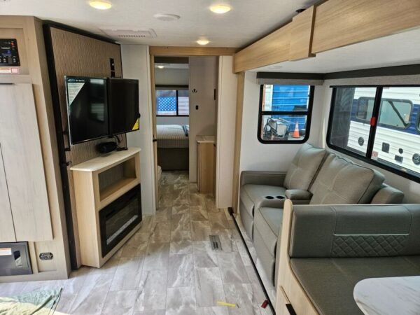2025-Dutchmen-Kodiak-Ultimate-2921FKDS-Travel-Trailer-Stock-E5795-on-sale-at-Poulsbo-RV-5.jpg 2025 Dutchmen Kodiak Ultimate 2921FKDS