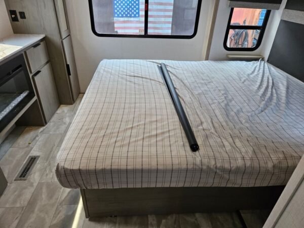 2025-Dutchmen-Kodiak-Ultimate-2921FKDS-Travel-Trailer-Stock-E5795-on-sale-at-Poulsbo-RV-6.jpg 2025 Dutchmen Kodiak Ultimate 2921FKDS
