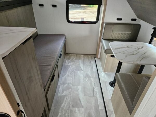 2025-Dutchmen-Kodiak-Ultimate-3321BHSL-Travel-Trailer-Stock-E5796-on-sale-at-Poulsbo-RV-9.jpg 2025 Dutchmen Kodiak Ultimate 3321BHSL