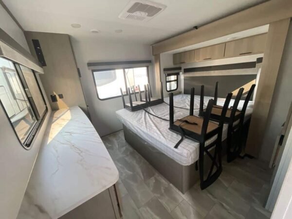 2025-Dutchmen-Kodiak-Ultimate-3371FLSL-Travel-Trailer-Stock-K6014-on-sale-at-Poulsbo-RV-5.jpg 2025 Dutchmen Kodiak Ultimate 3371FLSL