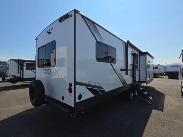 2025-Dutchmen-Kodiak-Ultimate-3371FLSL-Travel-Trailer-Stock-M3500-on-sale-at-Poulsbo-RV-3.jpg 2025 Dutchmen Kodiak Ultimate 3371FLSL