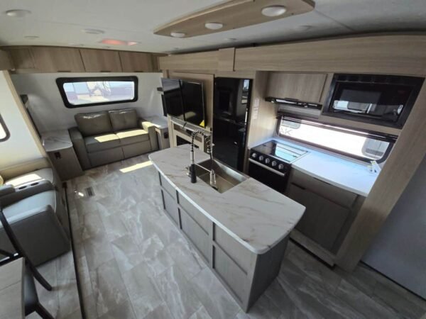 2025-Dutchmen-Kodiak-Ultimate-3371FLSL-Travel-Trailer-Stock-M3500-on-sale-at-Poulsbo-RV-5.jpg 2025 Dutchmen Kodiak Ultimate 3371FLSL