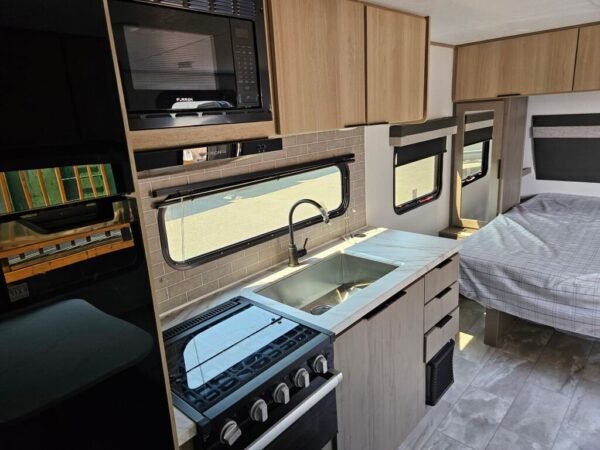 2025-Dutchmen-Kodiak-Ultra-Lite-201QB-Travel-Trailer-Stock-E5805-on-sale-at-Poulsbo-RV-10.jpg 2025 Dutchmen Kodiak Ultra-Lite 201QB