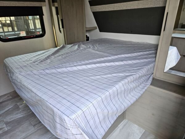 2025-Dutchmen-Kodiak-Ultra-Lite-201QB-Travel-Trailer-Stock-E5805-on-sale-at-Poulsbo-RV-4.jpg 2025 Dutchmen Kodiak Ultra-Lite 201QB