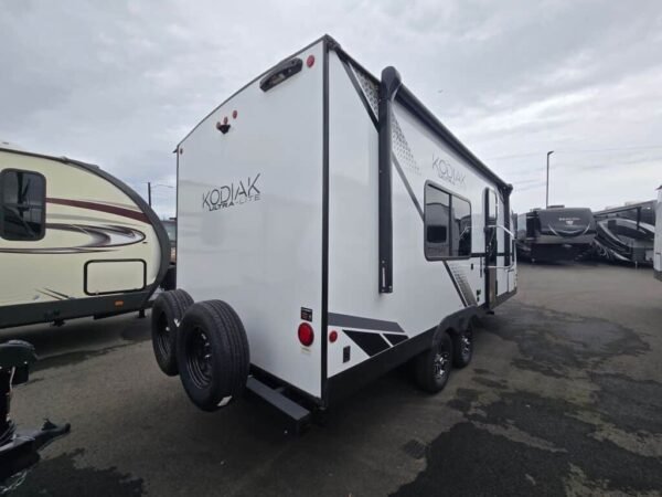 2025-Dutchmen-Kodiak-Ultra-Lite-201QB-Travel-Trailer-Stock-K6013-on-sale-at-Poulsbo-RV-3.jpg 2025 Dutchmen Kodiak Ultra-Lite 201QB