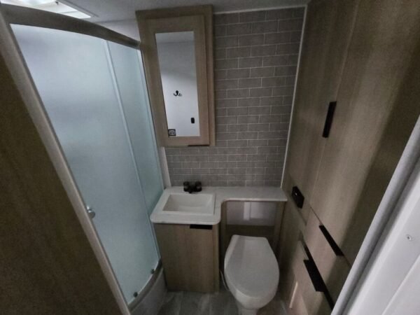 2025-Dutchmen-Kodiak-Ultra-Lite-201QB-Travel-Trailer-Stock-K6013-on-sale-at-Poulsbo-RV-7.jpg 2025 Dutchmen Kodiak Ultra-Lite 201QB