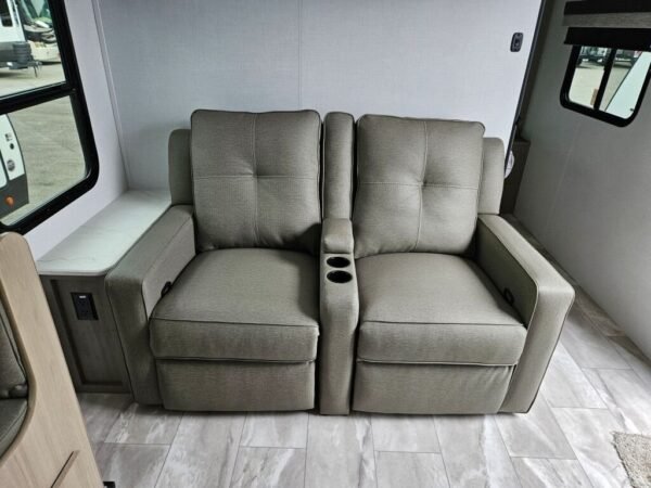 2025-Dutchmen-Kodiak-Ultra-Lite-242RBSL-Travel-Trailer-Stock-E5806-on-sale-at-Poulsbo-RV-12.jpg 2025 Dutchmen Kodiak Ultra-Lite 242RBSL