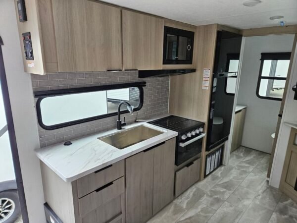 2025-Dutchmen-Kodiak-Ultra-Lite-242RBSL-Travel-Trailer-Stock-E5806-on-sale-at-Poulsbo-RV-13.jpg 2025 Dutchmen Kodiak Ultra-Lite 242RBSL