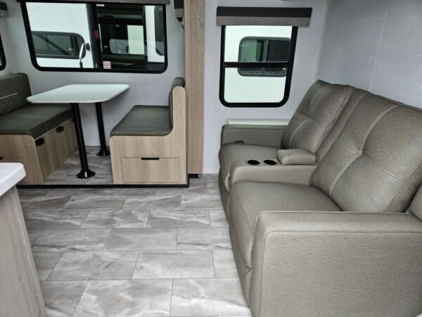 2025-Dutchmen-Kodiak-Ultra-Lite-242RBSL-Travel-Trailer-Stock-E5806-on-sale-at-Poulsbo-RV-5.jpg 2025 Dutchmen Kodiak Ultra-Lite 242RBSL
