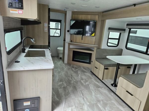 2025-Dutchmen-Kodiak-Ultra-Lite-242RBSL-Travel-Trailer-Stock-E5806-on-sale-at-Poulsbo-RV-8.jpg 2025 Dutchmen Kodiak Ultra-Lite 242RBSL