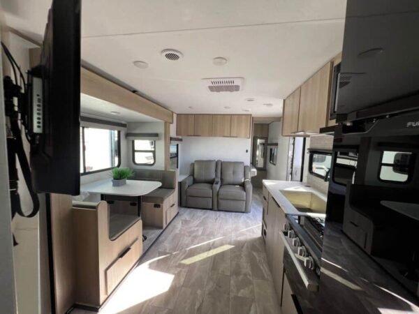 2025-Dutchmen-Kodiak-Ultra-Lite-242RBSL-Travel-Trailer-Stock-S672-on-sale-at-Poulsbo-RV-19.jpg 2025 Dutchmen Kodiak Ultra-Lite 242RBSL
