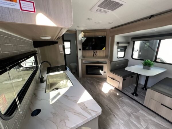 2025-Dutchmen-Kodiak-Ultra-Lite-242RBSL-Travel-Trailer-Stock-S672-on-sale-at-Poulsbo-RV-9.jpg 2025 Dutchmen Kodiak Ultra-Lite 242RBSL