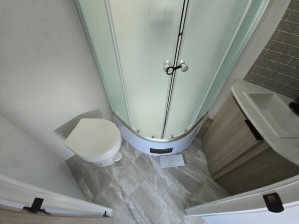 2025-Dutchmen-Kodiak-Ultra-Lite-257RKSL-Travel-Trailer-Stock-M3499-on-sale-at-Poulsbo-RV-9.jpg 2025 Dutchmen Kodiak Ultra-Lite 257RKSL