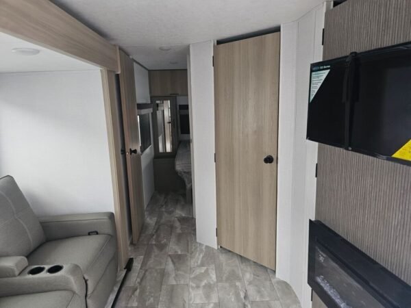 2025-Dutchmen-Kodiak-Ultra-Lite-257RKSL-Travel-Trailer-Stock-S673-on-sale-at-Poulsbo-RV-12.jpg 2025 Dutchmen Kodiak Ultra-Lite 257RKSL