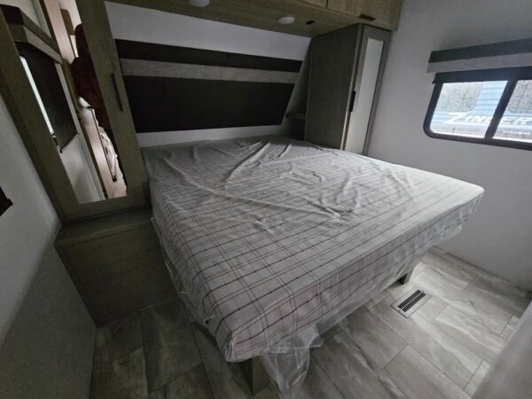 2025-Dutchmen-Kodiak-Ultra-Lite-257RKSL-Travel-Trailer-Stock-S673-on-sale-at-Poulsbo-RV-18.jpg 2025 Dutchmen Kodiak Ultra-Lite 257RKSL
