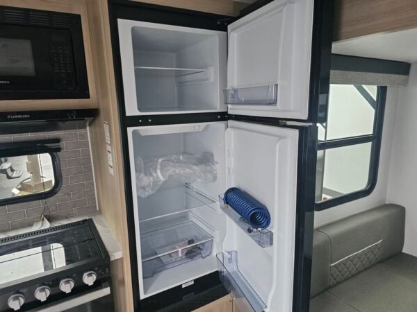 2025-Dutchmen-Kodiak-Ultra-Lite-257RKSL-Travel-Trailer-Stock-S673-on-sale-at-Poulsbo-RV-23.jpg 2025 Dutchmen Kodiak Ultra-Lite 257RKSL