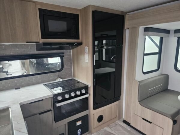2025-Dutchmen-Kodiak-Ultra-Lite-257RKSL-Travel-Trailer-Stock-S673-on-sale-at-Poulsbo-RV-7.jpg 2025 Dutchmen Kodiak Ultra-Lite 257RKSL