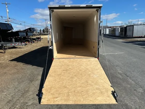 2025-FORMULA-8.5X22-SNOWMOBILE-TRAILER-DRIVE-ON-DRIVE-OFF-SPOILER-7.webp Formula 7.5 x 22 Snowmobile Trailer
