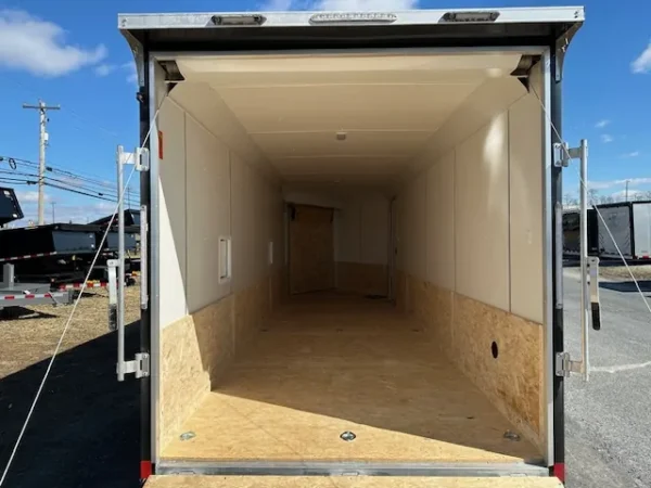 2025-FORMULA-8.5X22-SNOWMOBILE-TRAILER-DRIVE-ON-DRIVE-OFF-SPOILER-8.webp Formula 7.5 x 22 Snowmobile Trailer