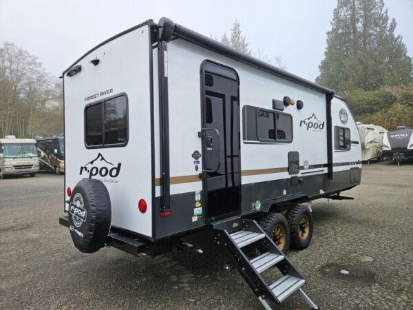 2025-Forest-River-R-Pod-RP-198-Travel-Trailer-Stock-E5829-on-sale-at-Poulsbo-RV-3.jpg 2025 Forest River R-Pod RP-198