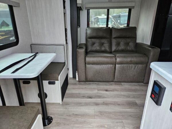 2025-Forest-River-R-Pod-RP-198-Travel-Trailer-Stock-E5829-on-sale-at-Poulsbo-RV-4.jpg 2025 Forest River R-Pod RP-198