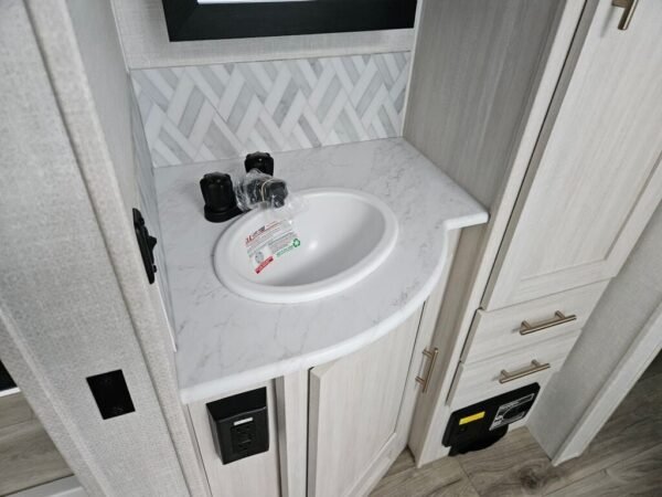 2025-Forest-River-R-Pod-RP-198-Travel-Trailer-Stock-E5829-on-sale-at-Poulsbo-RV-8.jpg 2025 Forest River R-Pod RP-198