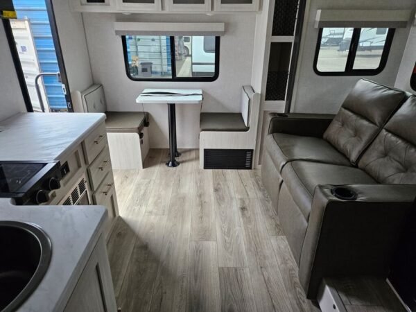 2025-Forest-River-R-Pod-RP-198-Travel-Trailer-Stock-E5829-on-sale-at-Poulsbo-RV-9.jpg 2025 Forest River R-Pod RP-198