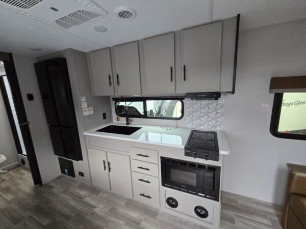 2025-Forest-River-Rainier-19RB-Travel-Trailer-Stock-RNK131-on-sale-at-Poulsbo-RV-5.jpg 2025 Forest River Rainier 19RB