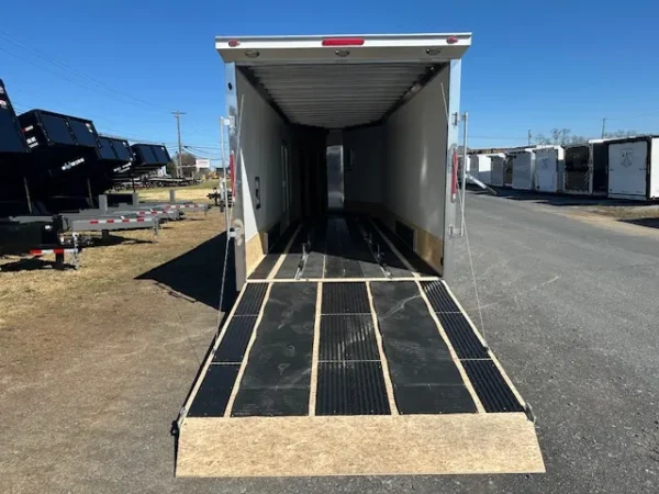 2025-NITRO-7.5X22-ENCLOSED-SNOWMOBILE-TRAILER-DRIVE-ON-DRIVE-OFF-7.webp Nitro 7.5 x 22 Snowmobile Trailer