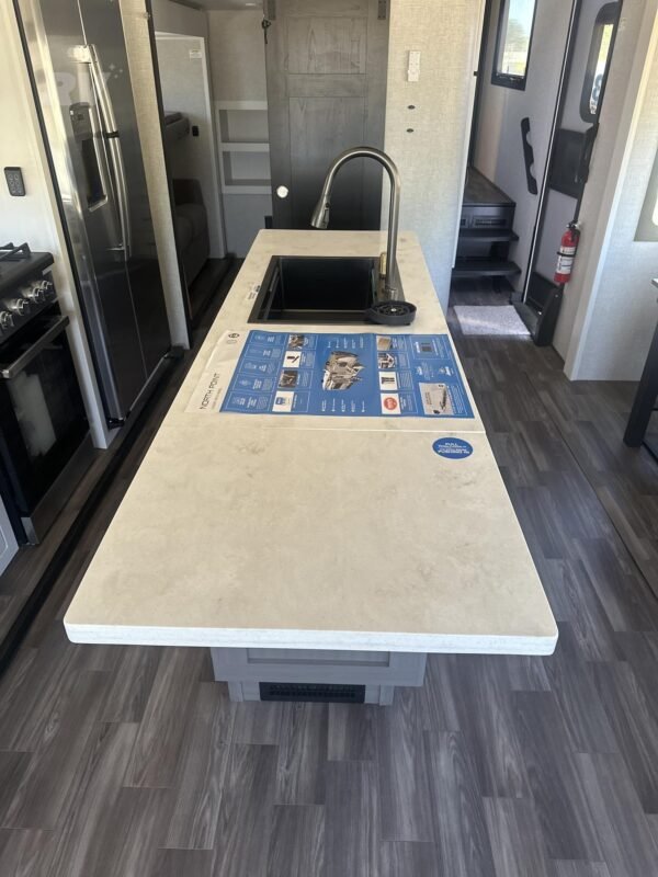 2323.jpg 2025 JAYCO NORTH POINT 377RLBH