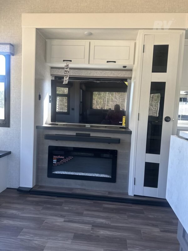 23DF.jpg 2025 JAYCO NORTH POINT 377RLBH