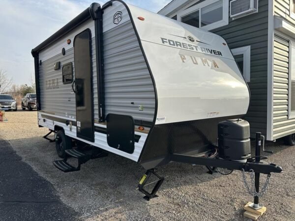6C2D332F-6C3B-46D7-B624-F82F2FE126C5.jpg 2025 Palomino Puma Camping Edition 16BHCE