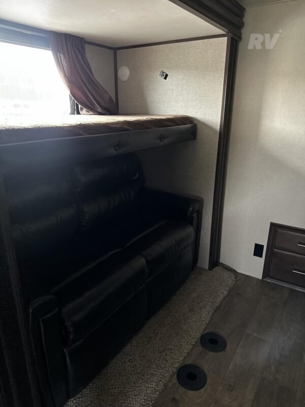 BMJ.jpg 2019 JAYCO NORTH POINT 377RLBH