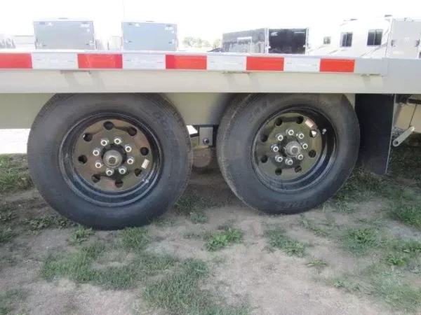 BWISE-8x30-Gooseneck-Deckover-Equipment-Trailer-Hydraulic-Beavertail-5.webp BWise 8 x 30 Gooseneck Equipment Trailer