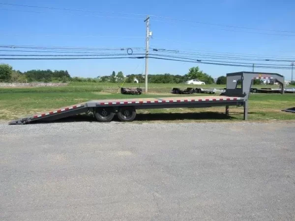 BWISE-8x30-Gooseneck-Deckover-Equipment-Trailer-Hydraulic-Beavertail-8.webp BWise 8 x 30 Gooseneck Equipment Trailer