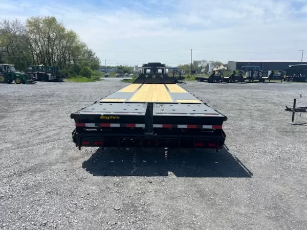 Big-Tex-8.5x255-Gooseneck-Heavy-Duty-25GN-30D5A-MRBK-4.webp Big Tex 8.5 x 30 Heavy Duty Gooseneck Equipment Trailer - Mega Ramps