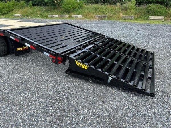 Big-Tex-8.5x30-Deckover-Gooseneck-Equipment-Trailer-Mega-Ramps-22GN-30D5A-MRBK-5-1-1.jpg Big Tex 8.5 x 30 Gooseneck Deckover Equipment Trailer Mega Ramps