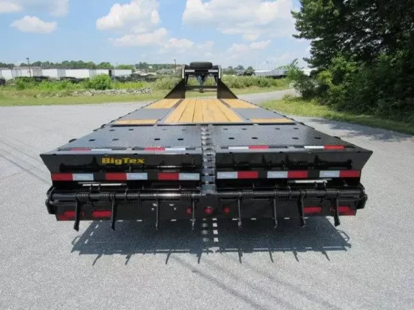 Big-Tex-Gooseneck-Trailer-25GN-20BK5MR-12K-Axle-Mega-Ramps-Deckover-Equipment-4.webp Big Tex 8.5 x 25 Heavy Duty Gooseneck Equipment Trailer