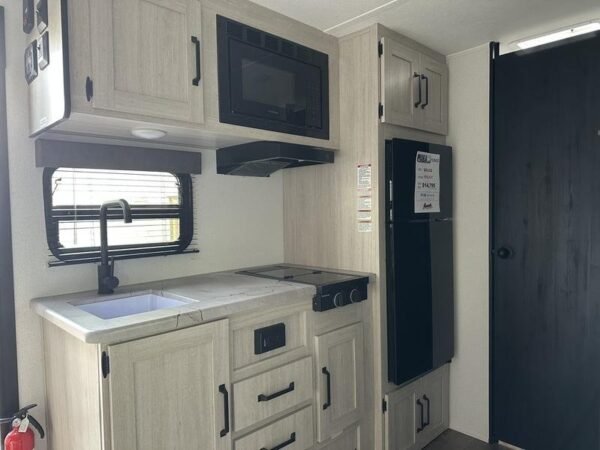 FE22D312-BC70-4DC5-A68B-802D9CC40AEA.jpg 2025 Palomino Puma Camping Edition 16BHCE