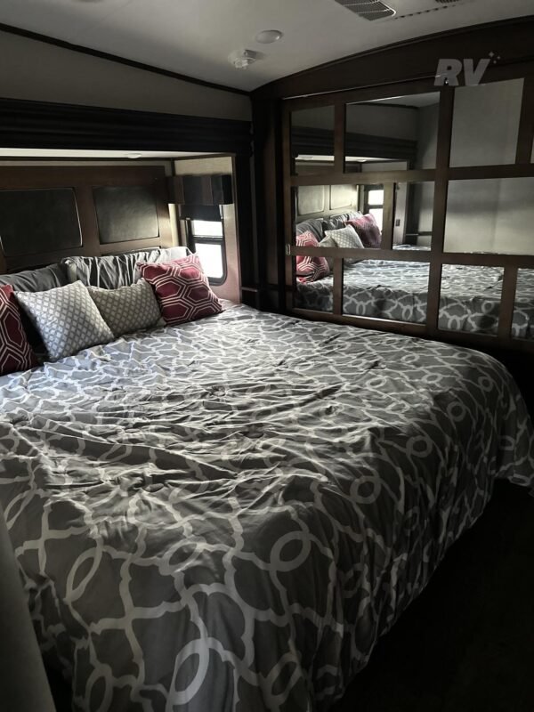 JMJ.jpg 2019 JAYCO NORTH POINT 377RLBH