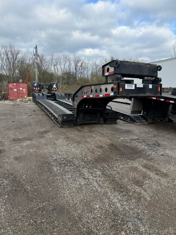 Lowboy-Trailers-Fontaine-60-Ton-52339710.jpg 2022 Fontaine 53ft Lowboy Trailer 60 Ton